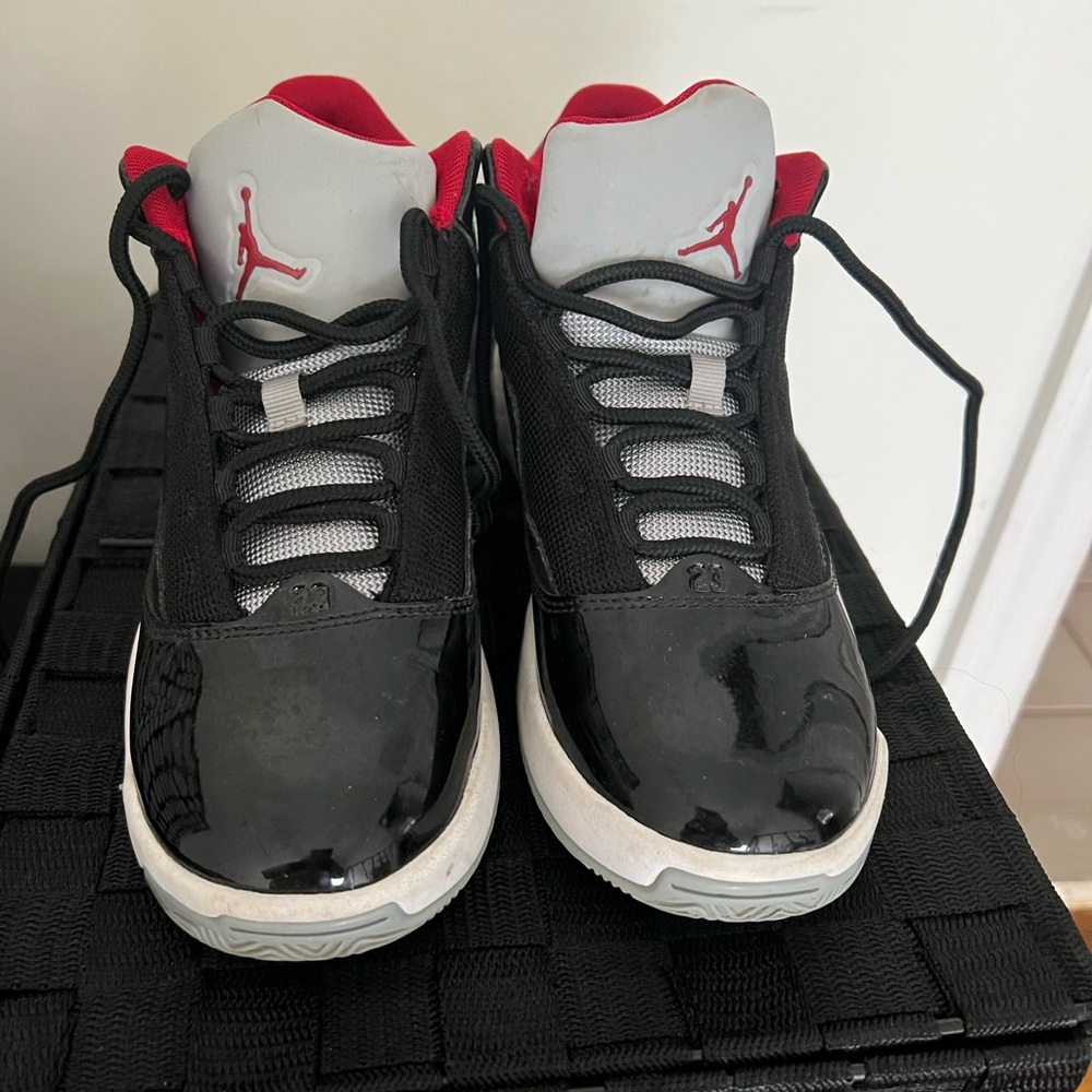 Black Nike Jordans 5.5